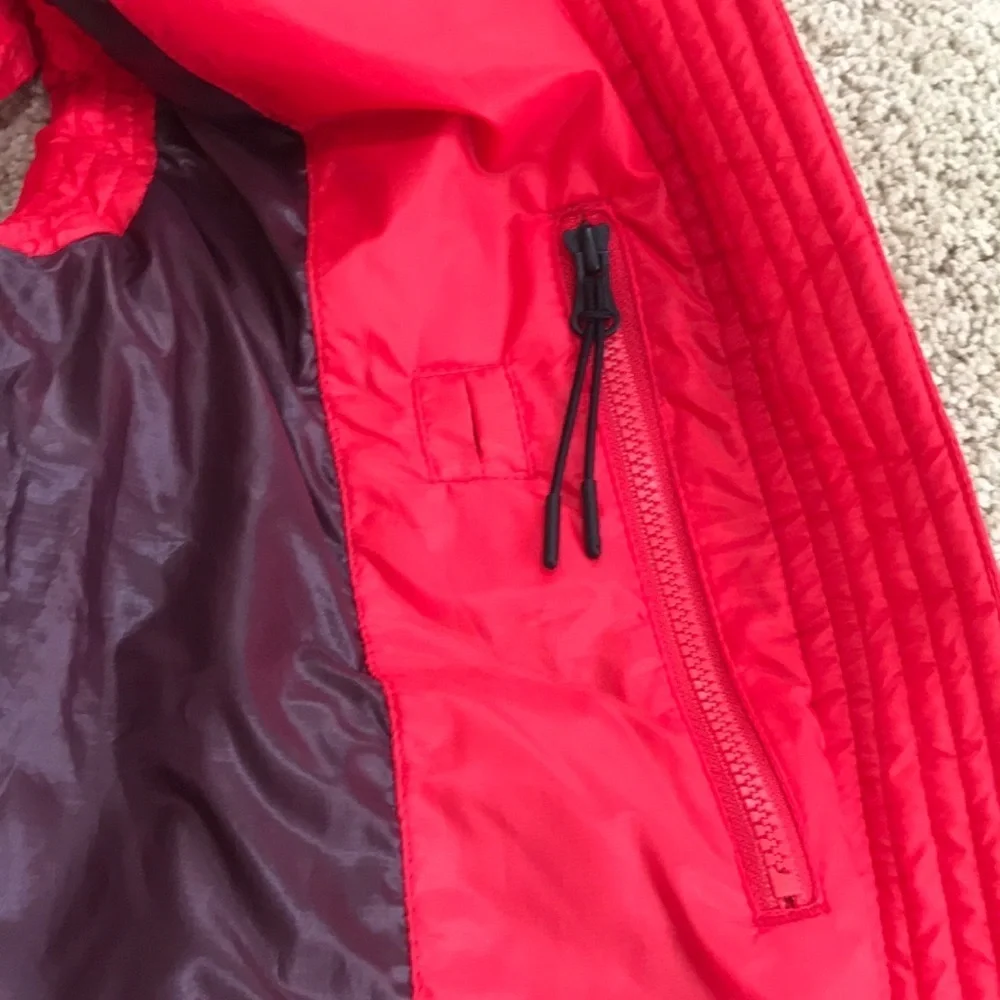NWT! NIKE Size XS red quilted zippered vest